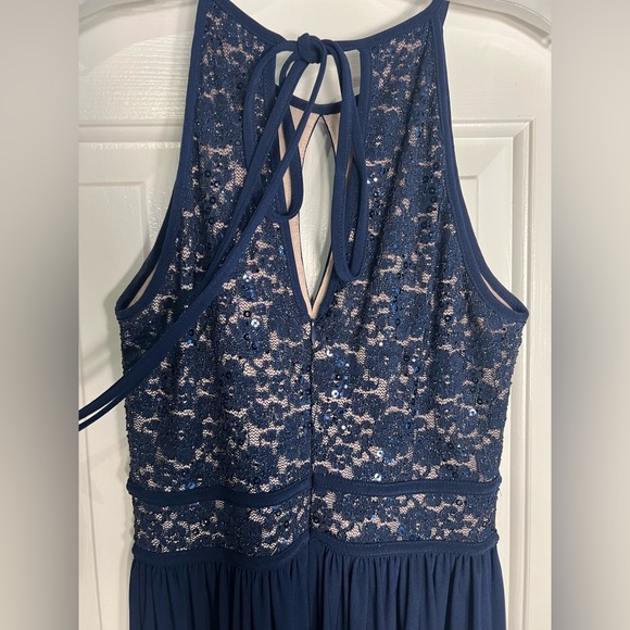 Formal Dress - Picture 4 of 6